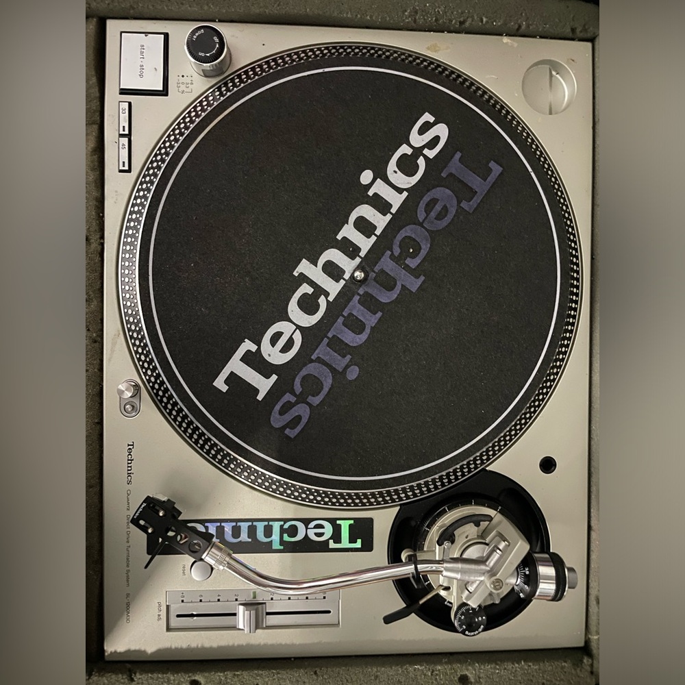 DJ Set-Up / 2 Technics SL1200 MK3 / Rane DJ Mixer / Odyssey Coffin & DJ Stand - Picture 3 of 4